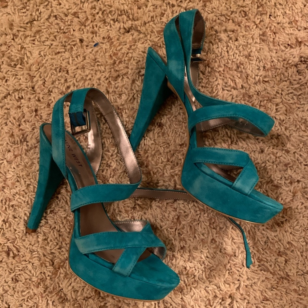 Nine West suede sandal size 8M